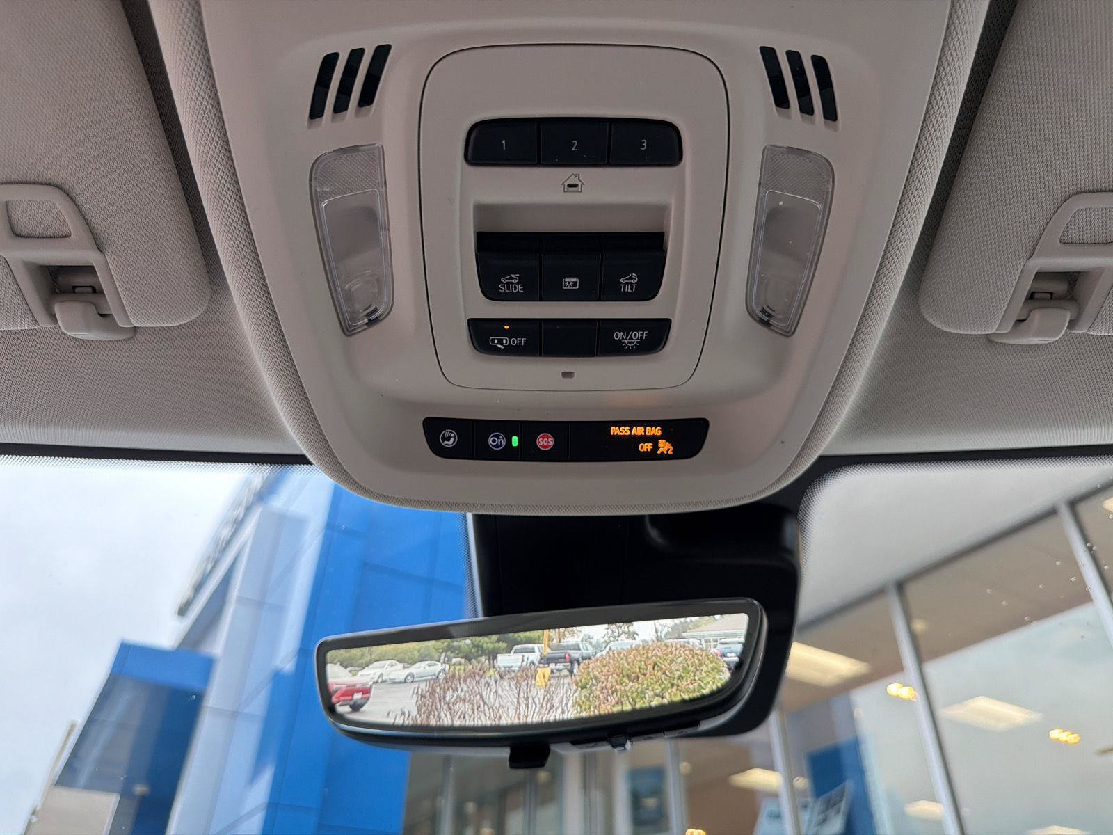 Used 2023 Buick Envision Avenir AWD/4WD image 27