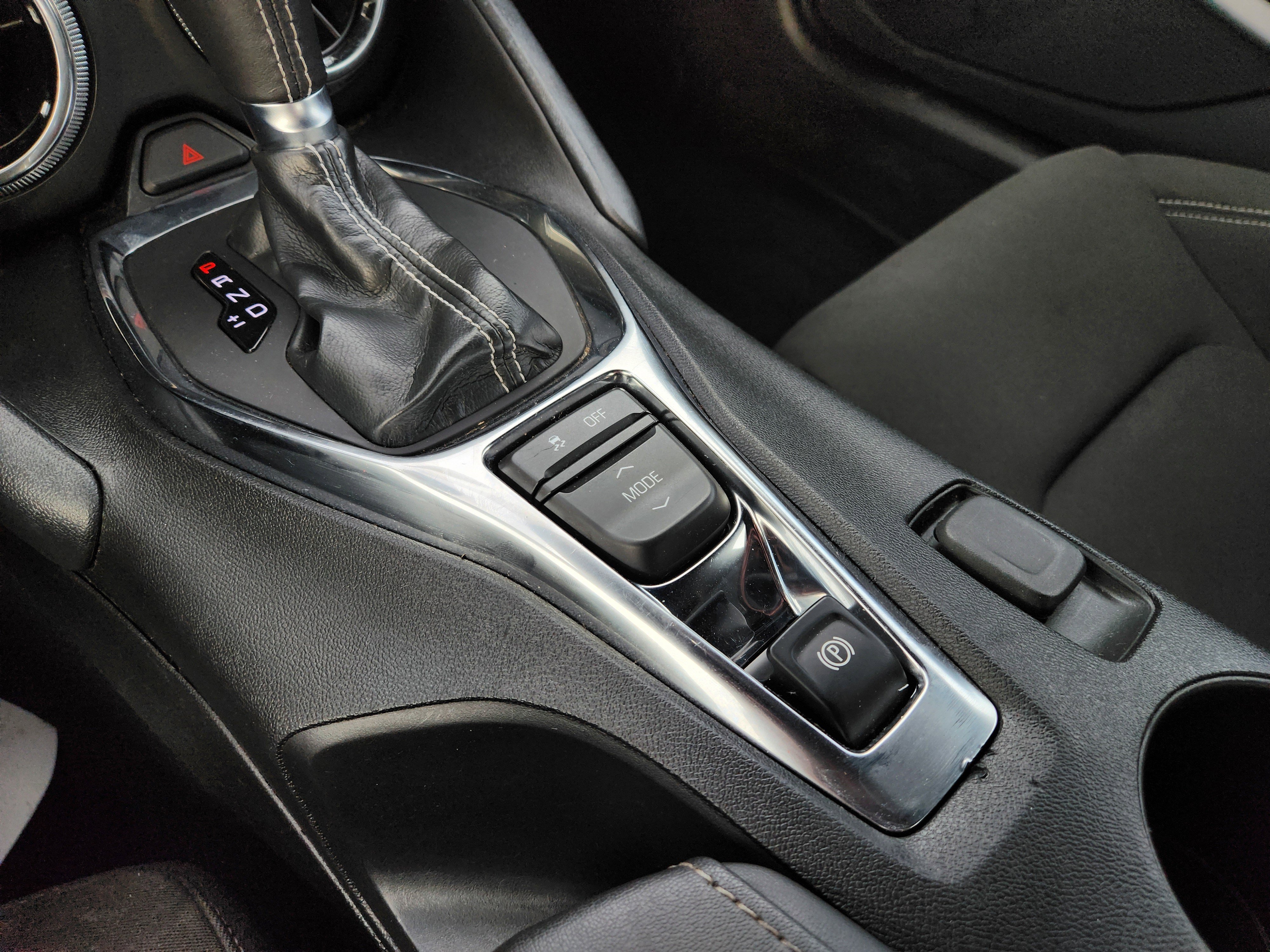 Used 2023 Chevrolet Camaro LT image 9