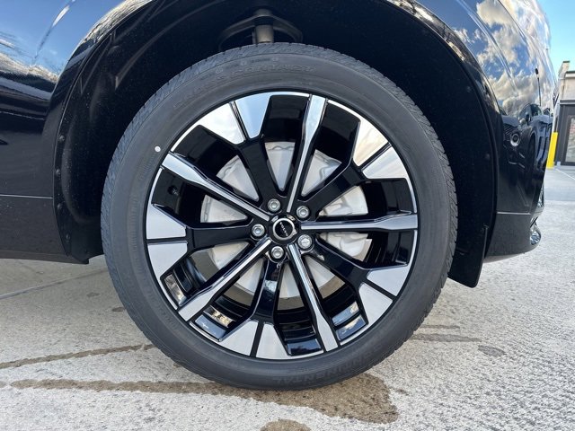 New 2026 Volvo XC60 B5 Plus w/ Protection Package Premier image 9