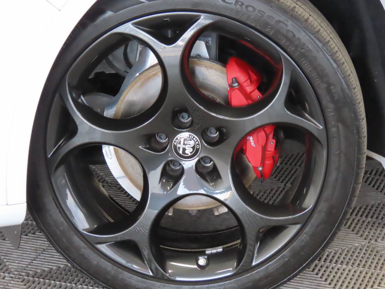 Used 2023 Alfa Romeo Stelvio Veloce AWD/4WD image 7