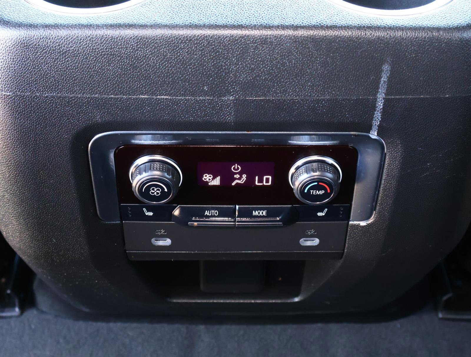 Used 2023 Chevrolet Suburban RST w/ Luxury Package image 15