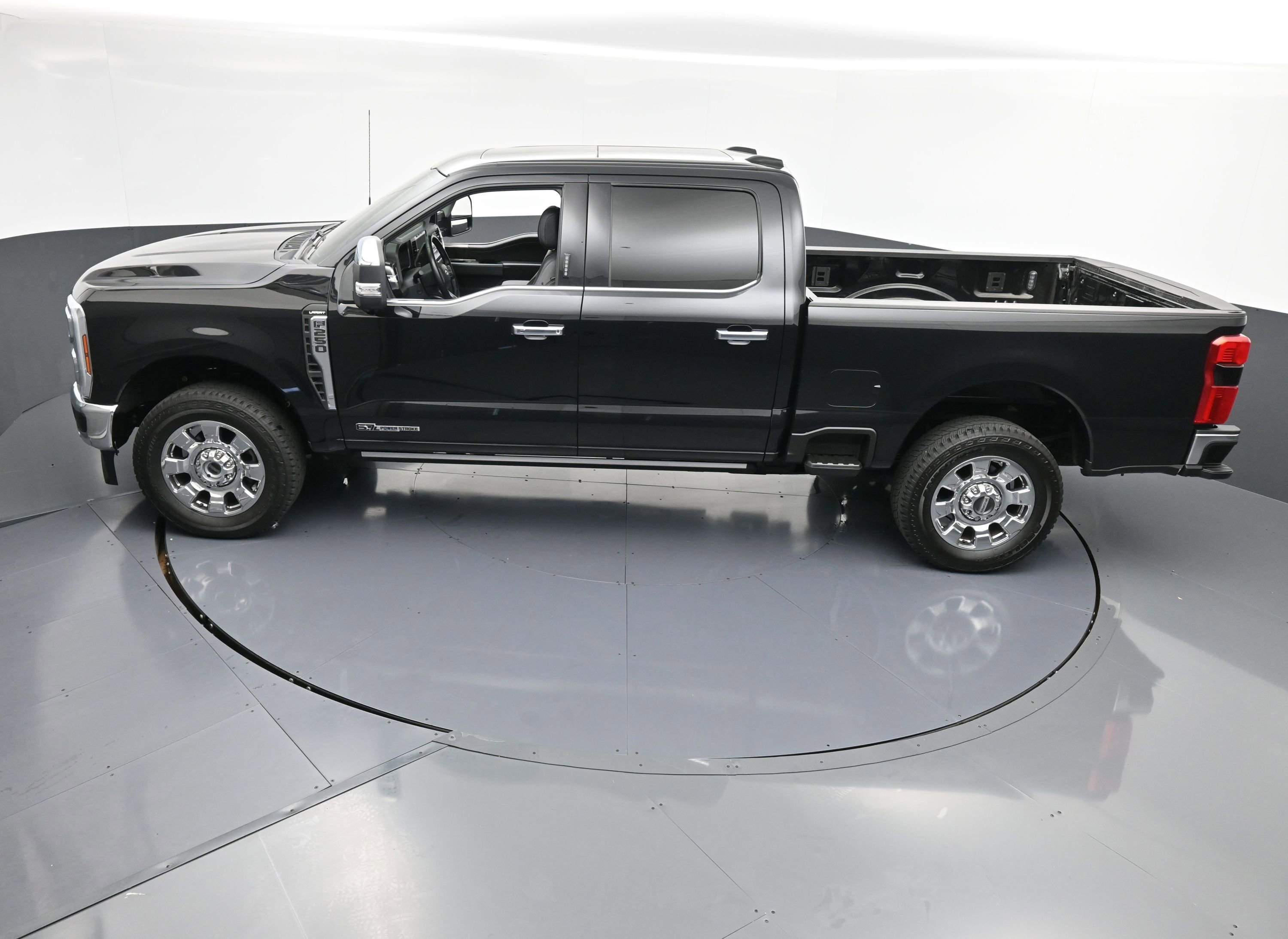 Used 2024 Ford F250 Lariat w/ Lariat Ultimate Package image 31