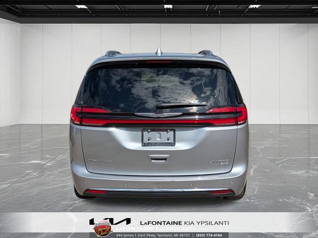Used 2021 Chrysler Pacifica Limited AWD/4WD image 4