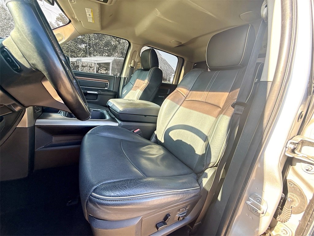 Used 2018 RAM 1500 Laramie image 23