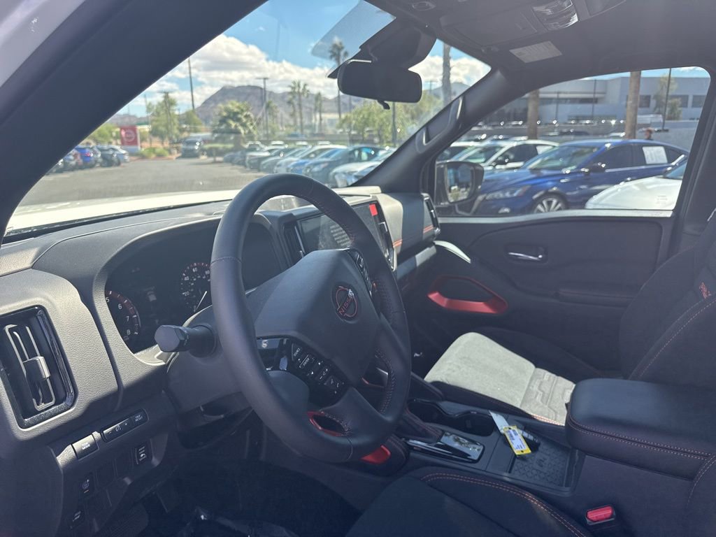 Used 2025 Nissan Kicks SR image 28