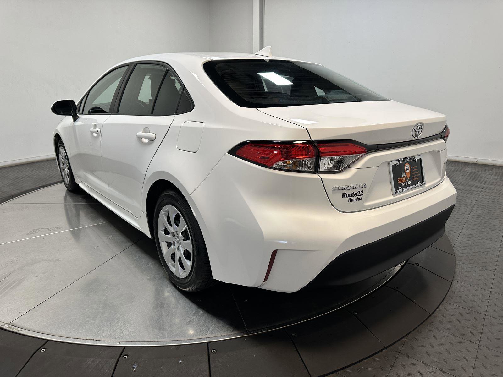 Used 2025 Toyota Corolla LE FWD image 9