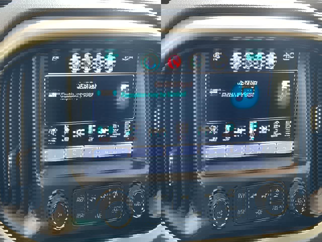 Used 2017 Chevrolet Colorado LT image 16