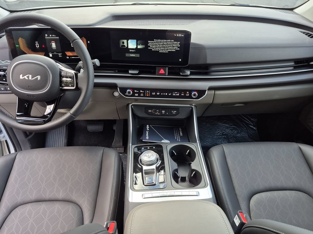 New 2026 Kia Carnival EX FWD image 13