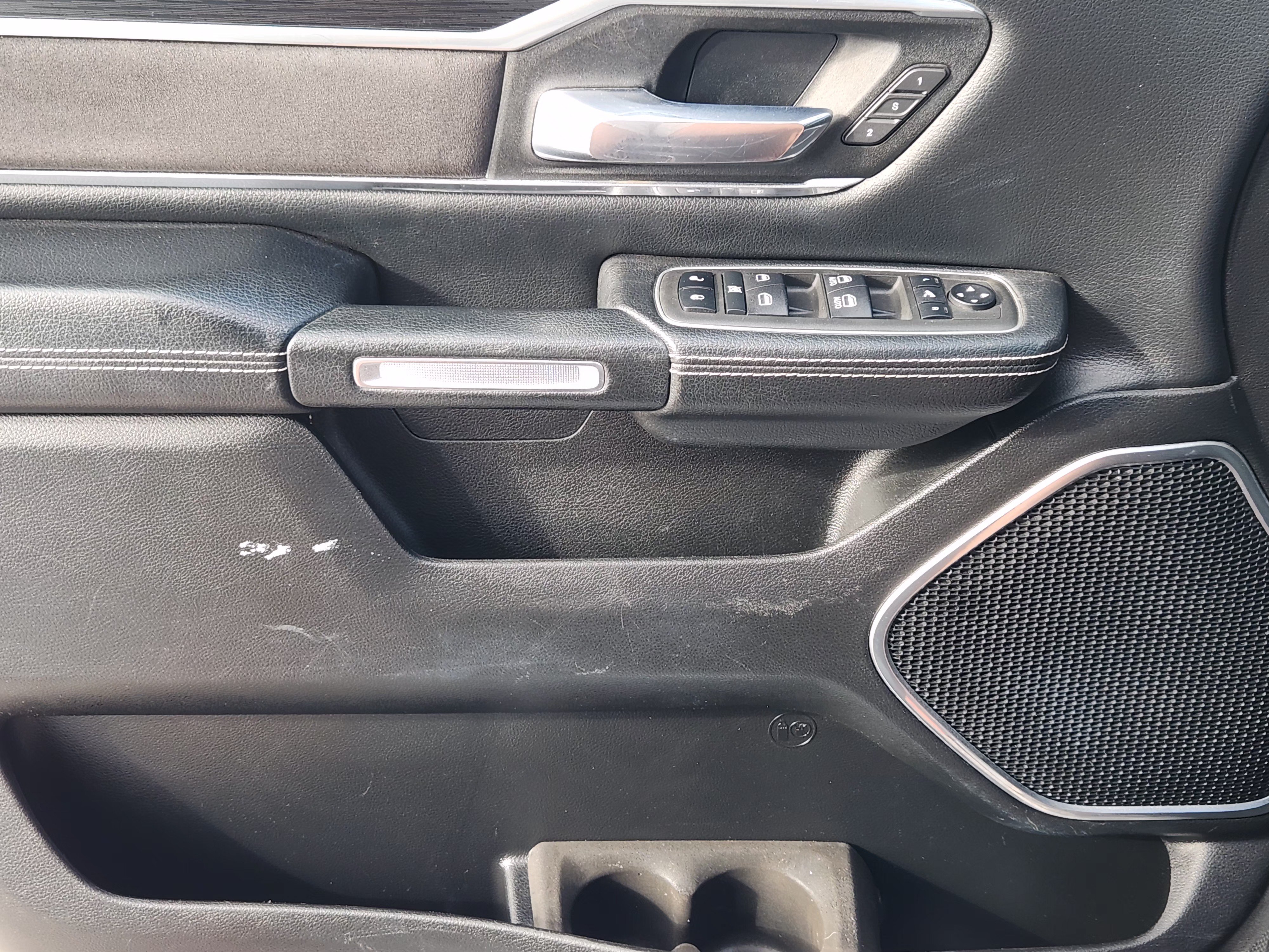 Used 2023 RAM 1500 Laramie AWD/4WD image 26