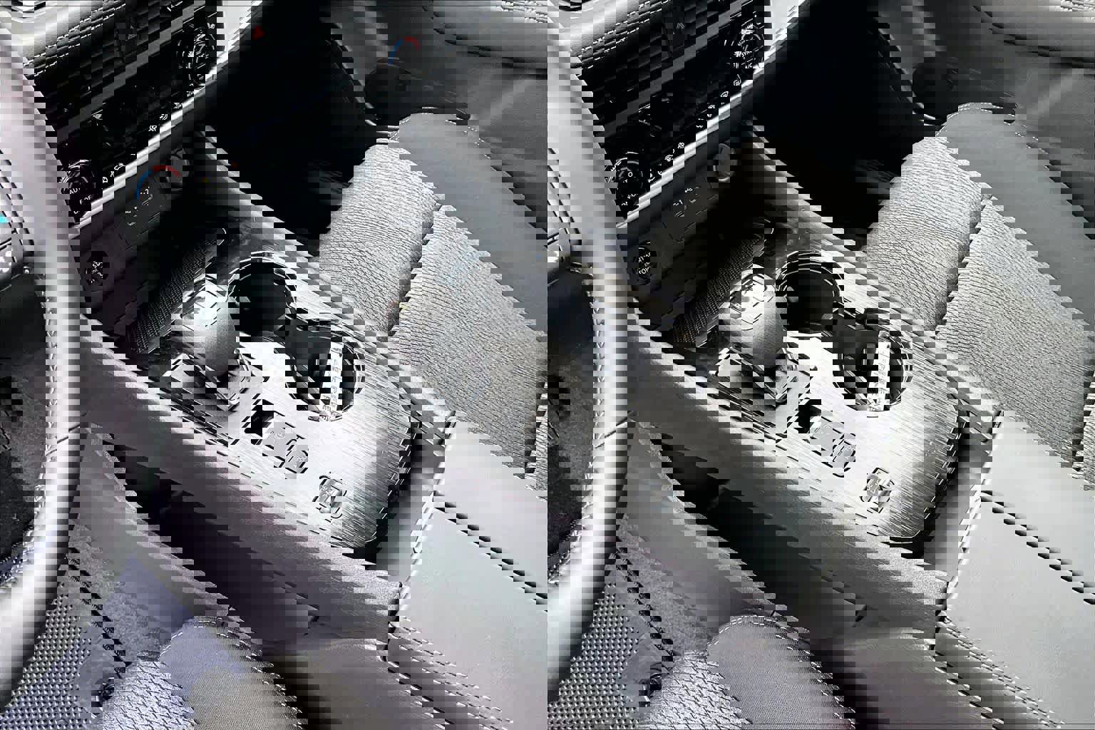 New 2026 Nissan Rogue SV image 7