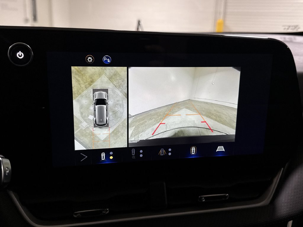 Used 2025 Chevrolet Equinox LT w/ Convenience Package II FWD image 16