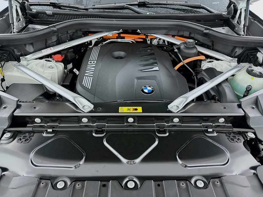 Used 2025 BMW X5 xDrive50e image 36