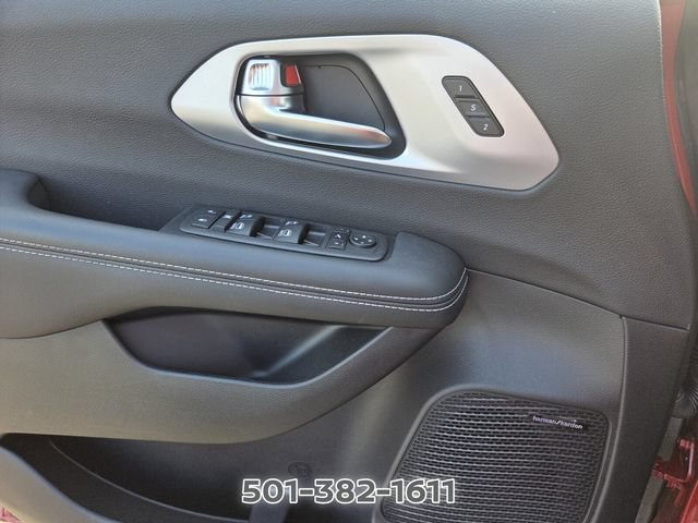 Used 2026 Chrysler Pacifica Limited w/ Uconnect Theater Family Group FWD image 34
