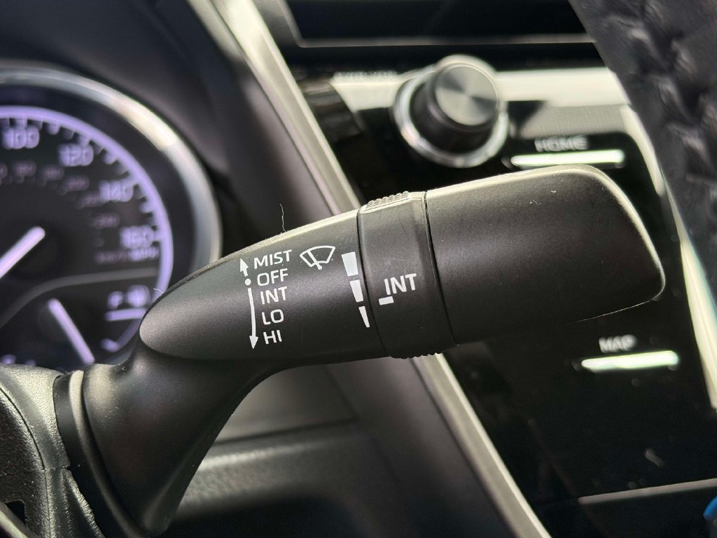 Used 2020 Toyota Camry SE FWD image 25