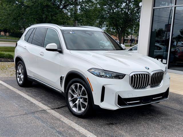 Used 2024 BMW X5 xDrive40i w/ Premium Package AWD/4WD image 1