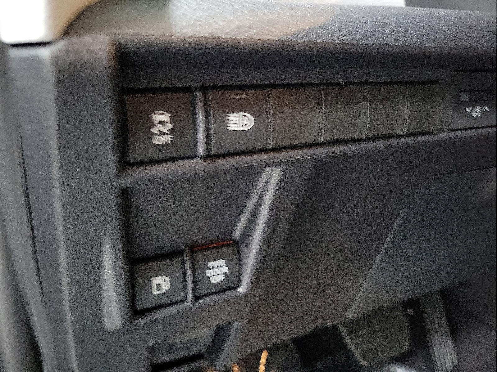 Used 2026 Toyota Sienna LE FWD image 12