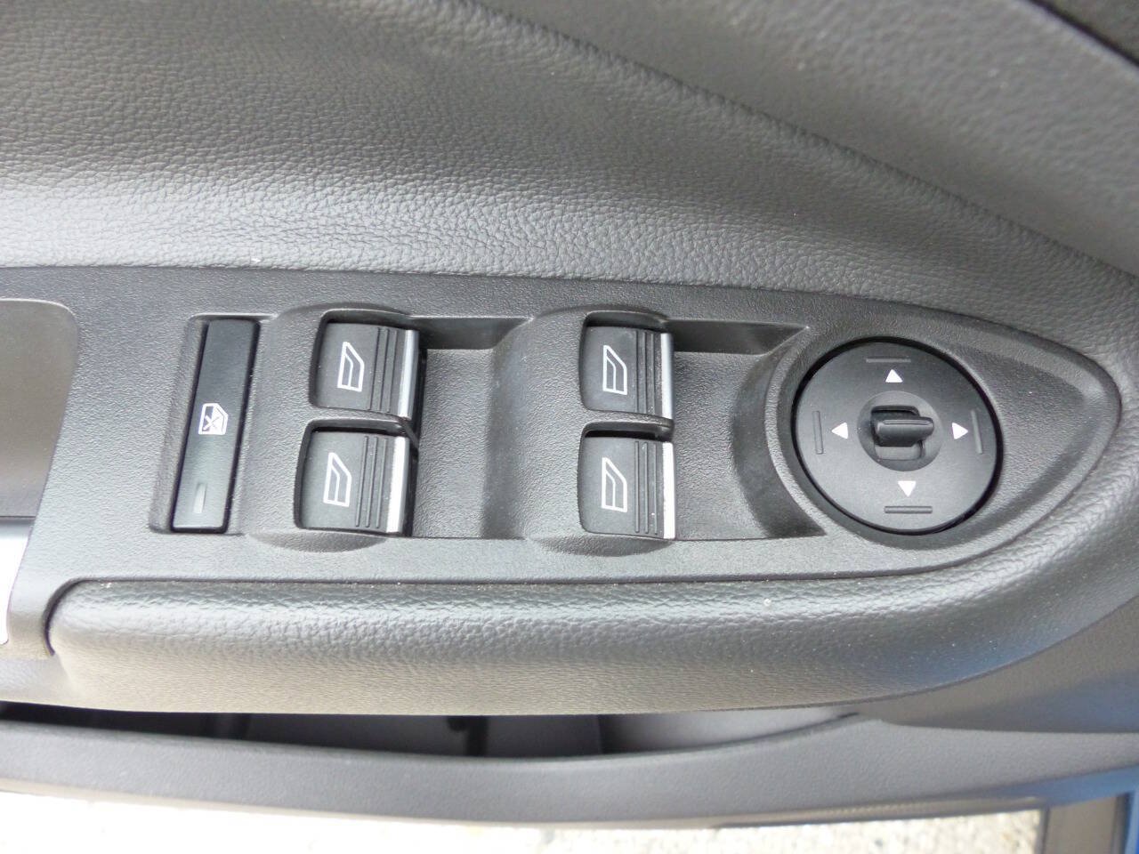 Used 2017 Ford Escape Titanium FWD image 21