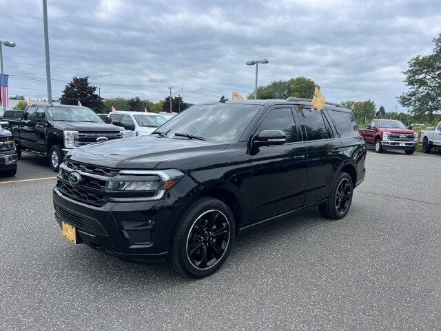 Certified 2022 Ford Expedition Limited AWD/4WD image 3