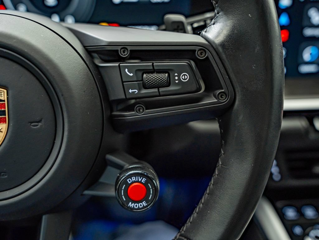 Certified 2025 Porsche 911 Carrera RWD image 34