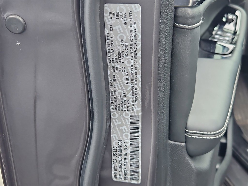 Used 2023 Jeep Grand Cherokee Overland image 32