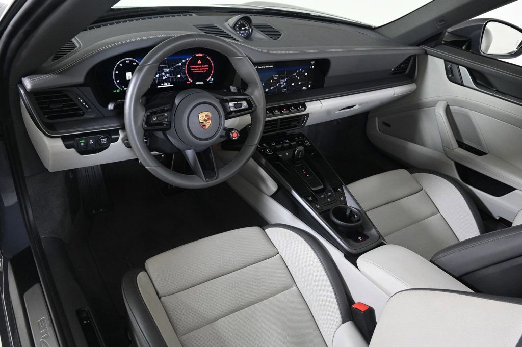 Certified 2025 Porsche 911 Carrera image 4