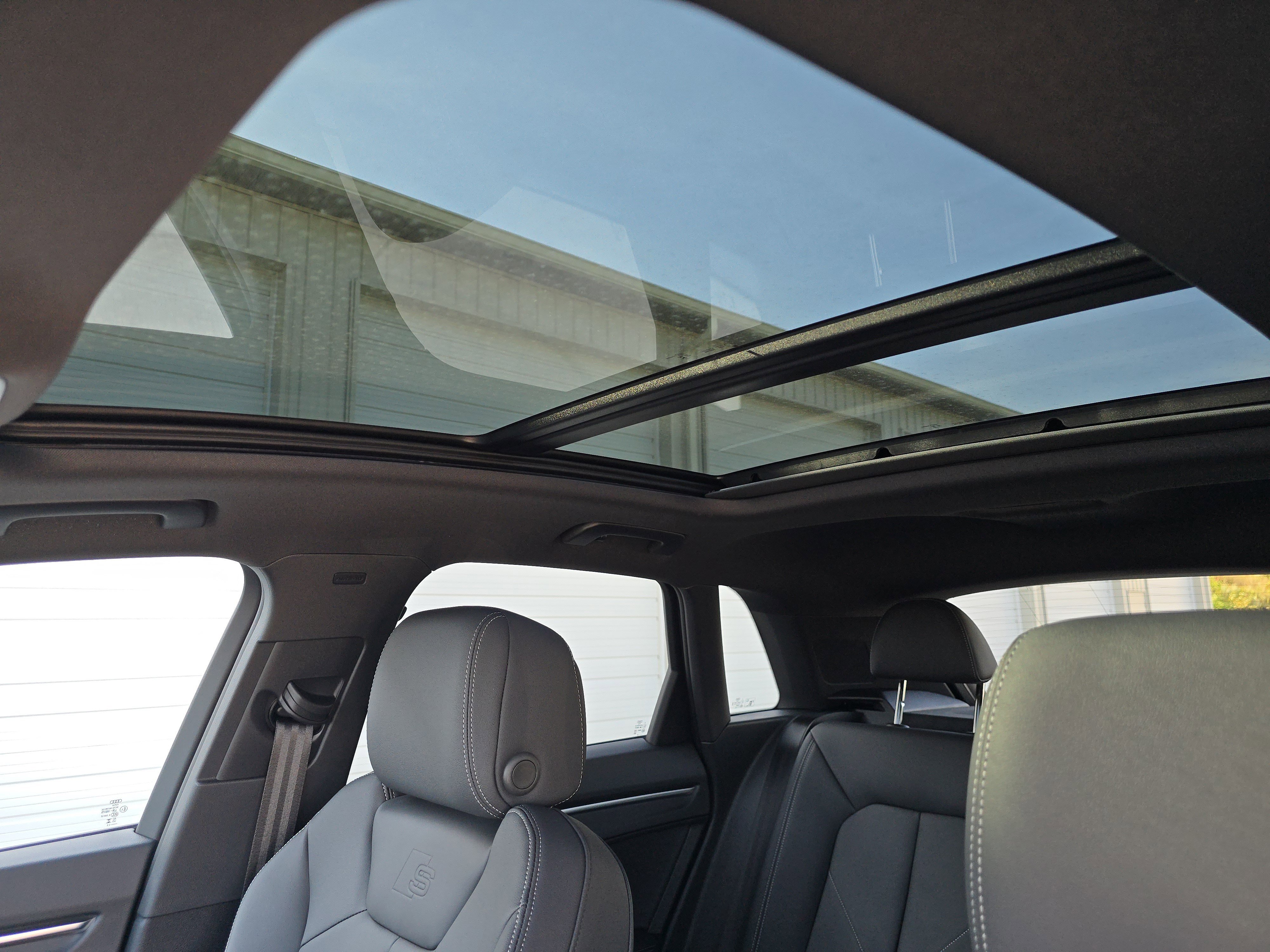 New 2025 Audi Q3 2.0T Premium image 9