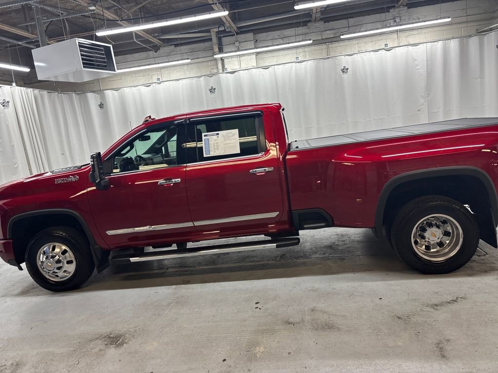 Certified 2025 Chevrolet Silverado 3500 High Country image 2