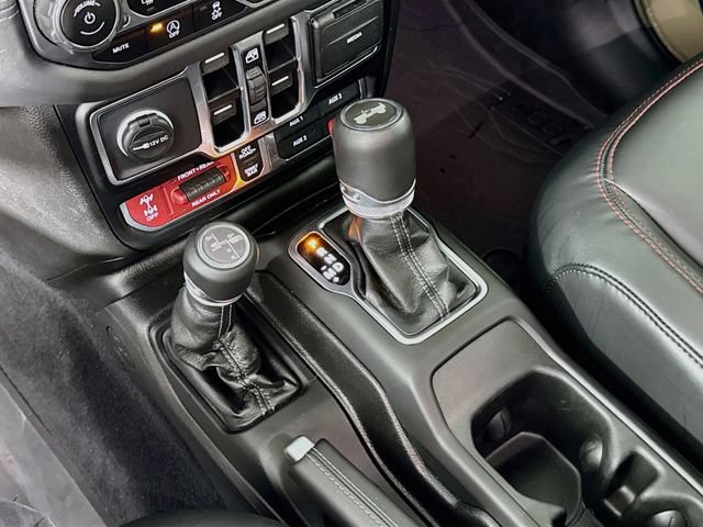 Used 2025 Jeep Wrangler Unlimited Rubicon AWD/4WD image 21