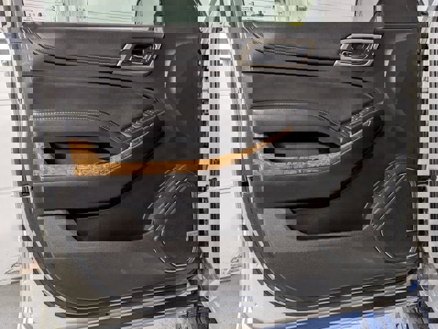 Used 2016 GMC Yukon XL Denali w/ Open Road Package image 17