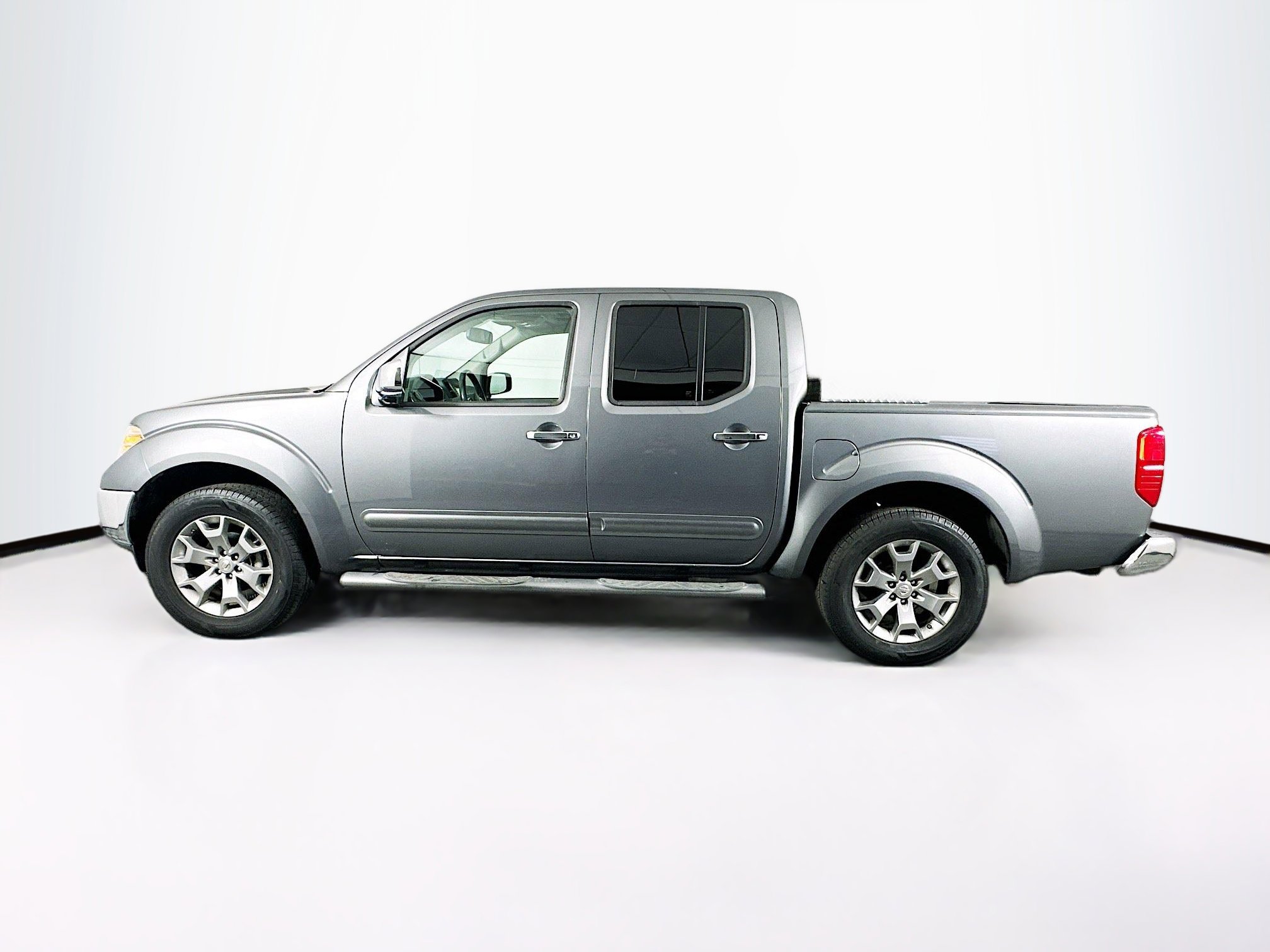 Used 2019 Nissan Frontier SL image 4