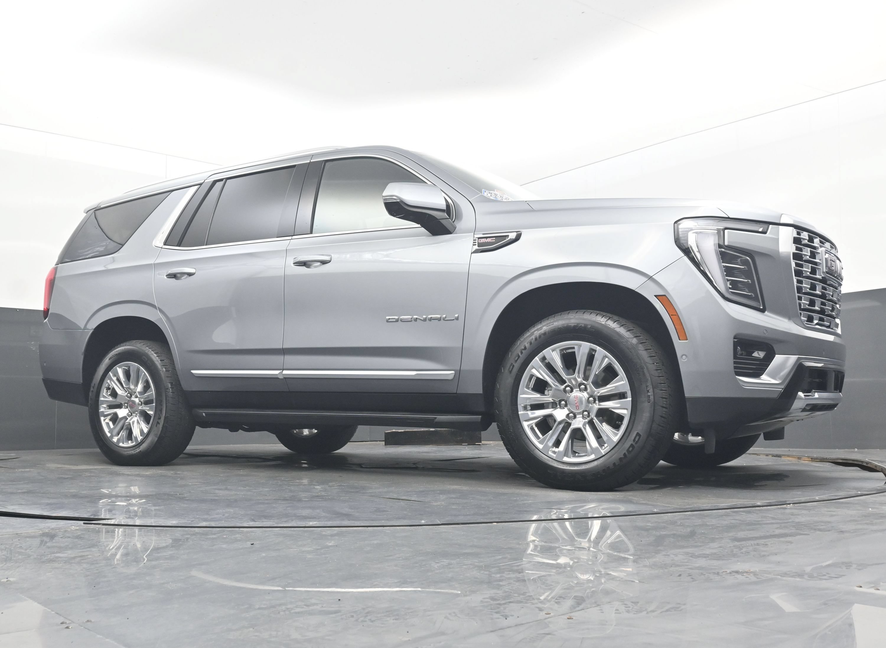 Used 2025 GMC Yukon Denali RWD image 29