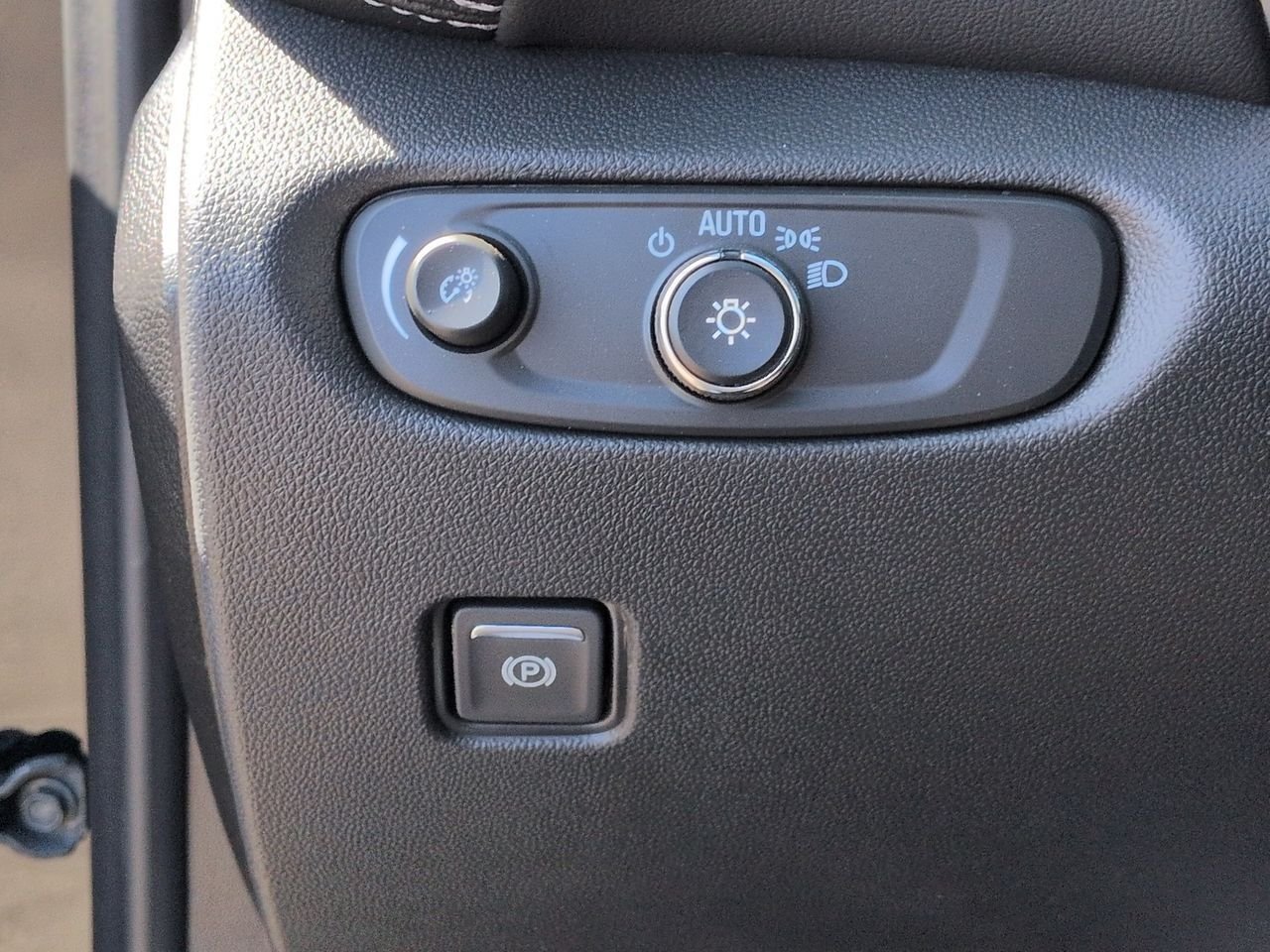 New 2026 Chevrolet Blazer LT w/ Convenience Package FWD image 18