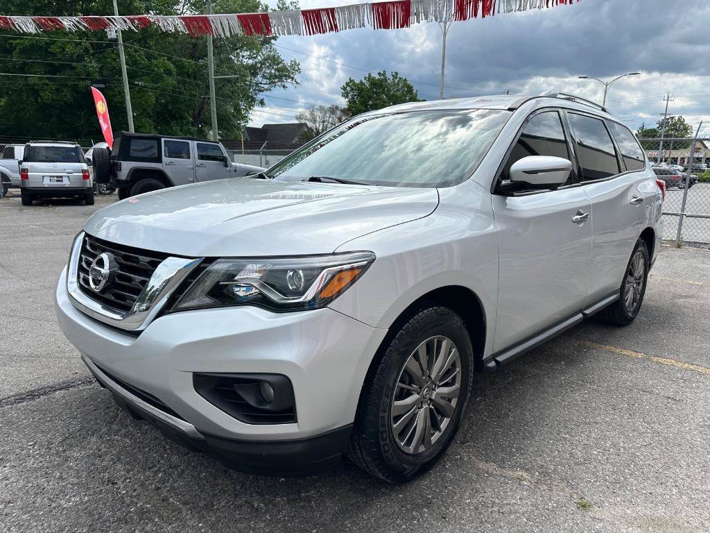 Used 2019 Nissan Pathfinder SL AWD/4WD image 4