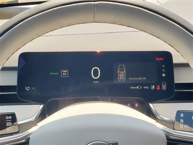 New 2025 Volvo EX90 Plus image 17