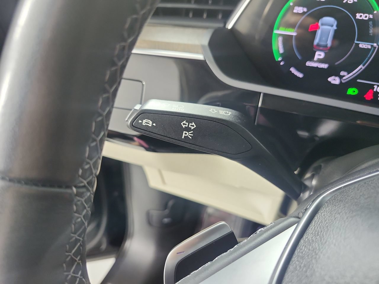 Used 2024 Audi Q8 e-tron Premium Plus AWD/4WD image 21