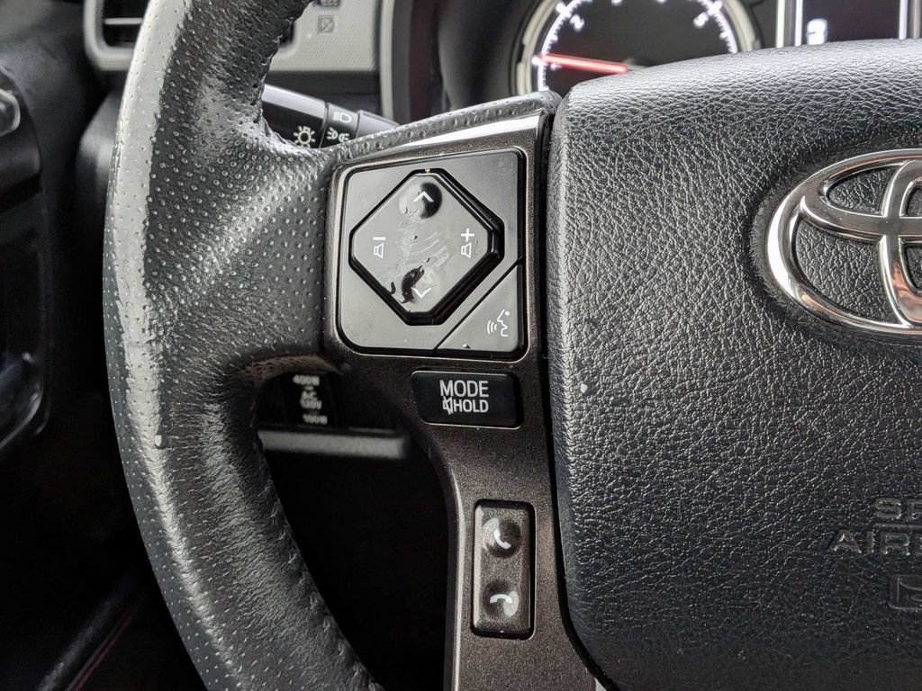 Used 2020 Toyota 4Runner Venture w/ Moonroof Package AWD/4WD image 22