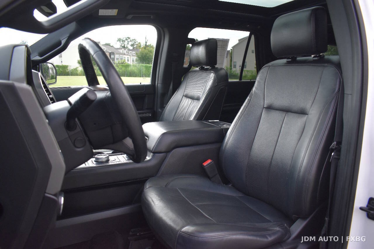 Used 2018 Ford Expedition Max XLT w/ Equipment Group 202A AWD/4WD image 12