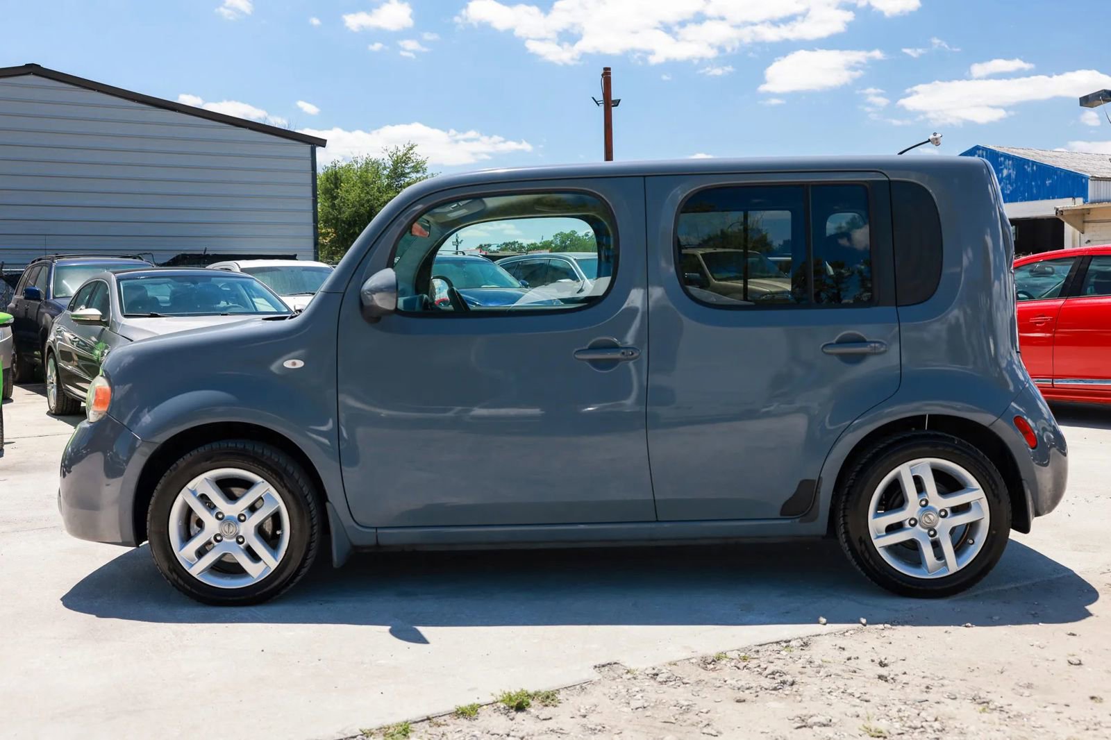 Used 2013 Nissan Cube 1.8 SL w/ SL Preferred Pkg FWD image 2