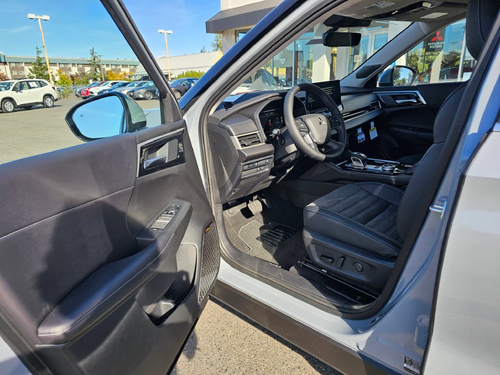 New 2026 Mitsubishi Outlander SE AWD/4WD image 15