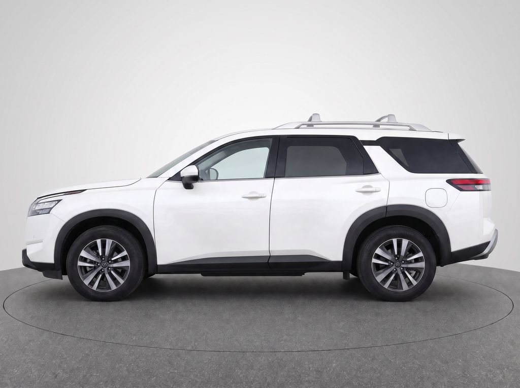 Used 2023 Nissan Pathfinder SL w/ Lighting Package (N92) FWD image 8