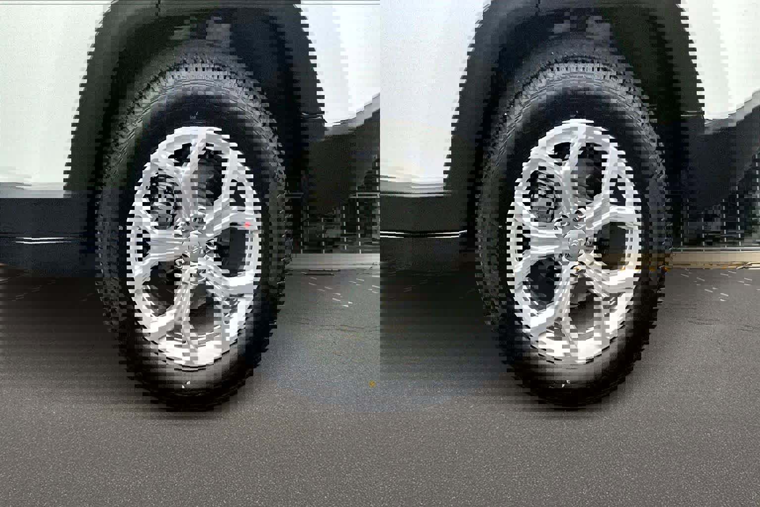 Used 2024 Jeep Compass Latitude image 40