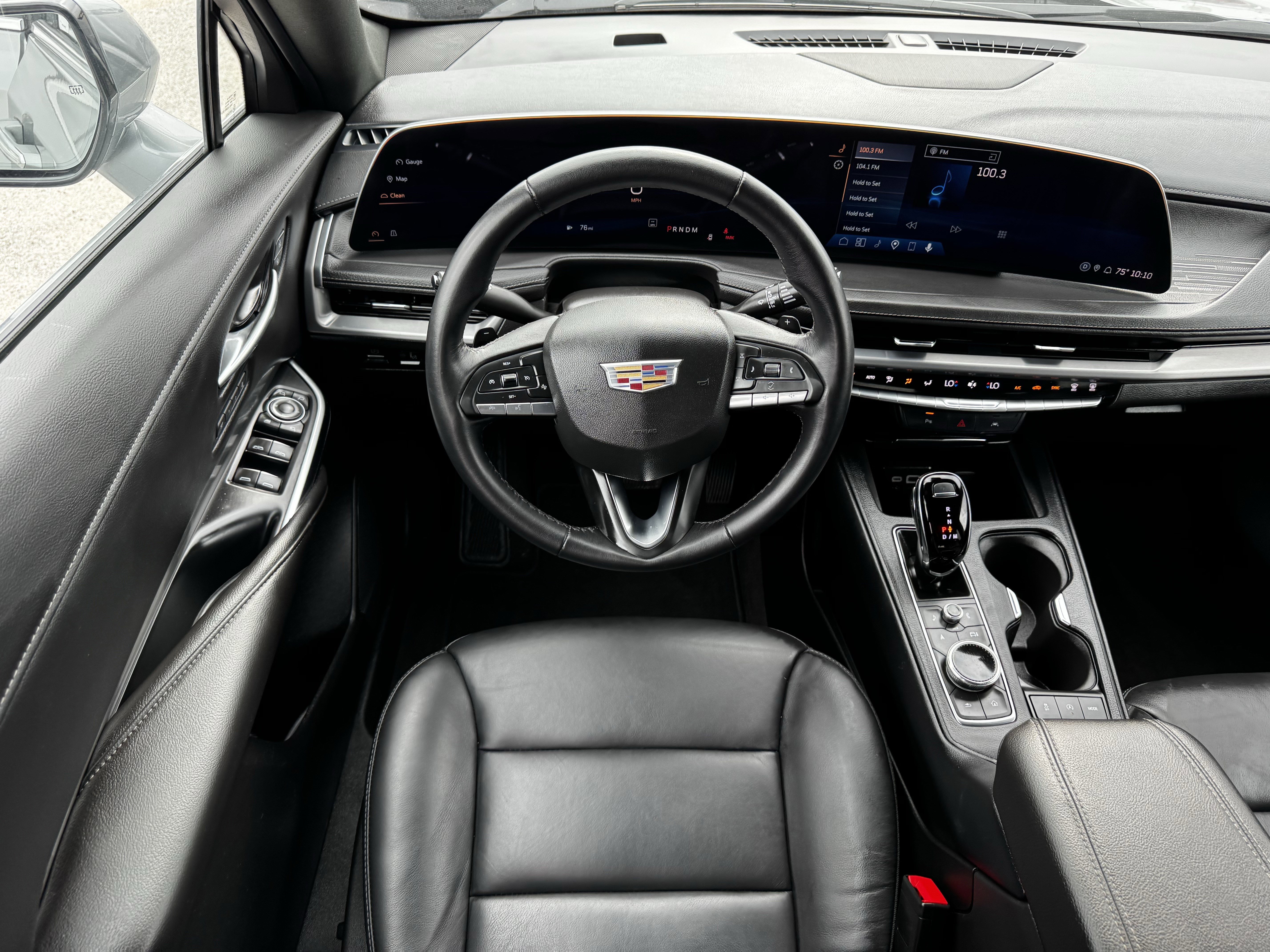 Used 2025 Cadillac XT4 Premium Luxury image 14