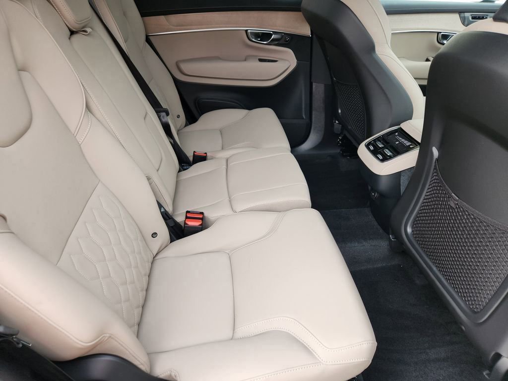 New 2026 Volvo XC90 B6 Plus w/ Protection Package Premier image 22