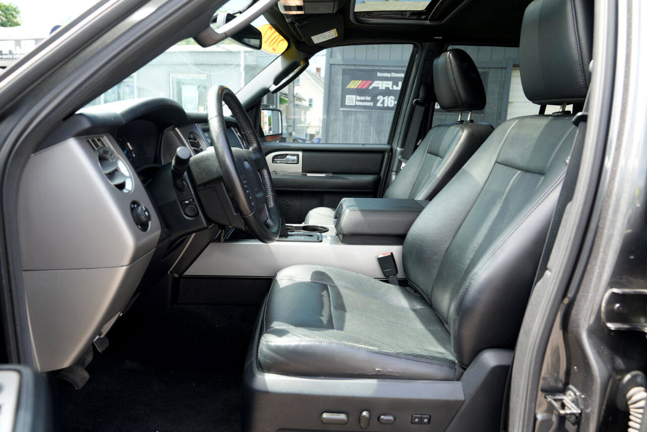 Used 2017 Ford Expedition XLT w/ Equipment Group 202A image 17