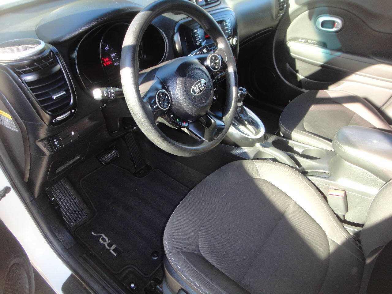 Used 2015 Kia Soul FWD image 7