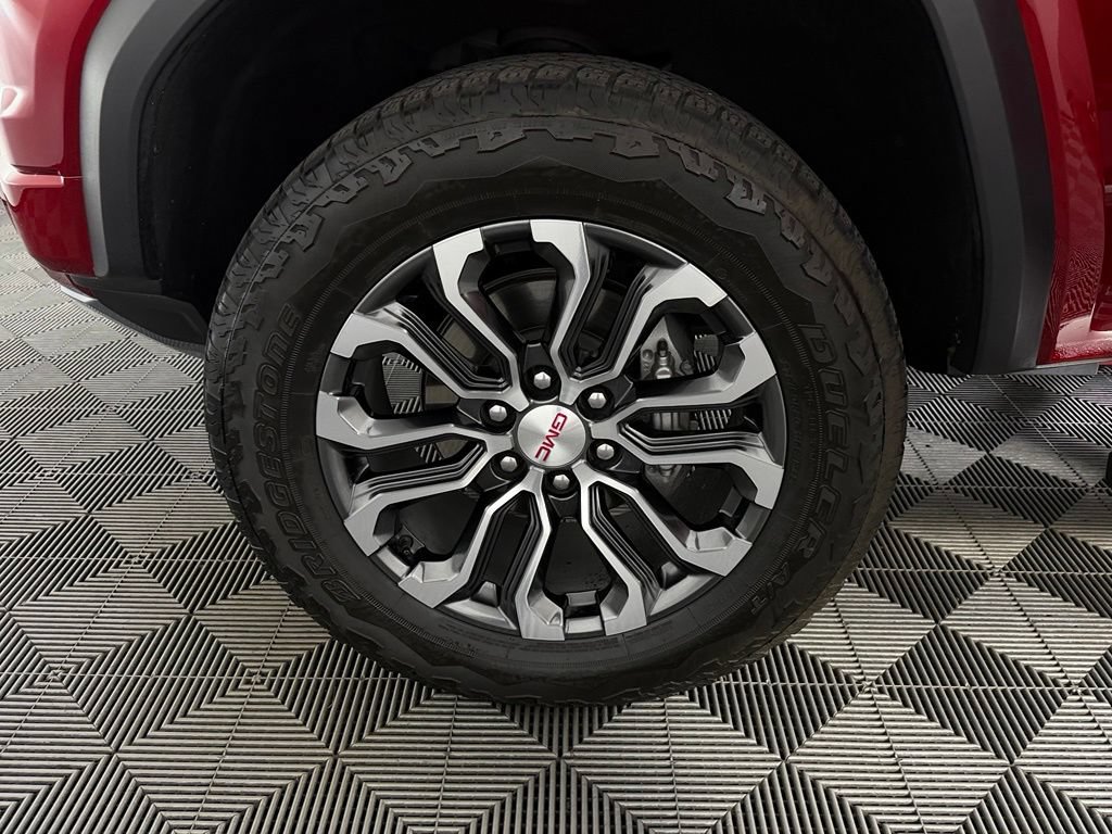 Used 2025 GMC Canyon Denali AWD/4WD image 11
