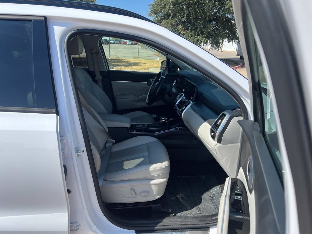 Used 2023 Kia Sorento SX FWD image 19
