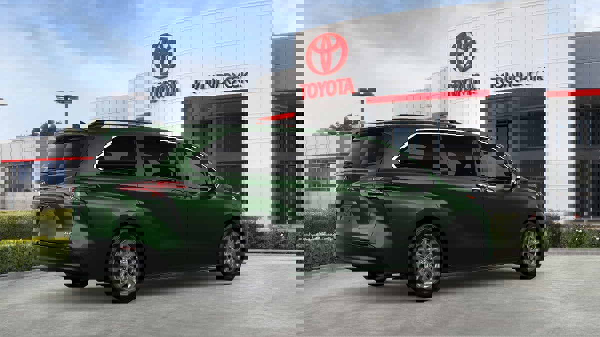 New 2026 Toyota Sienna XLE image 10