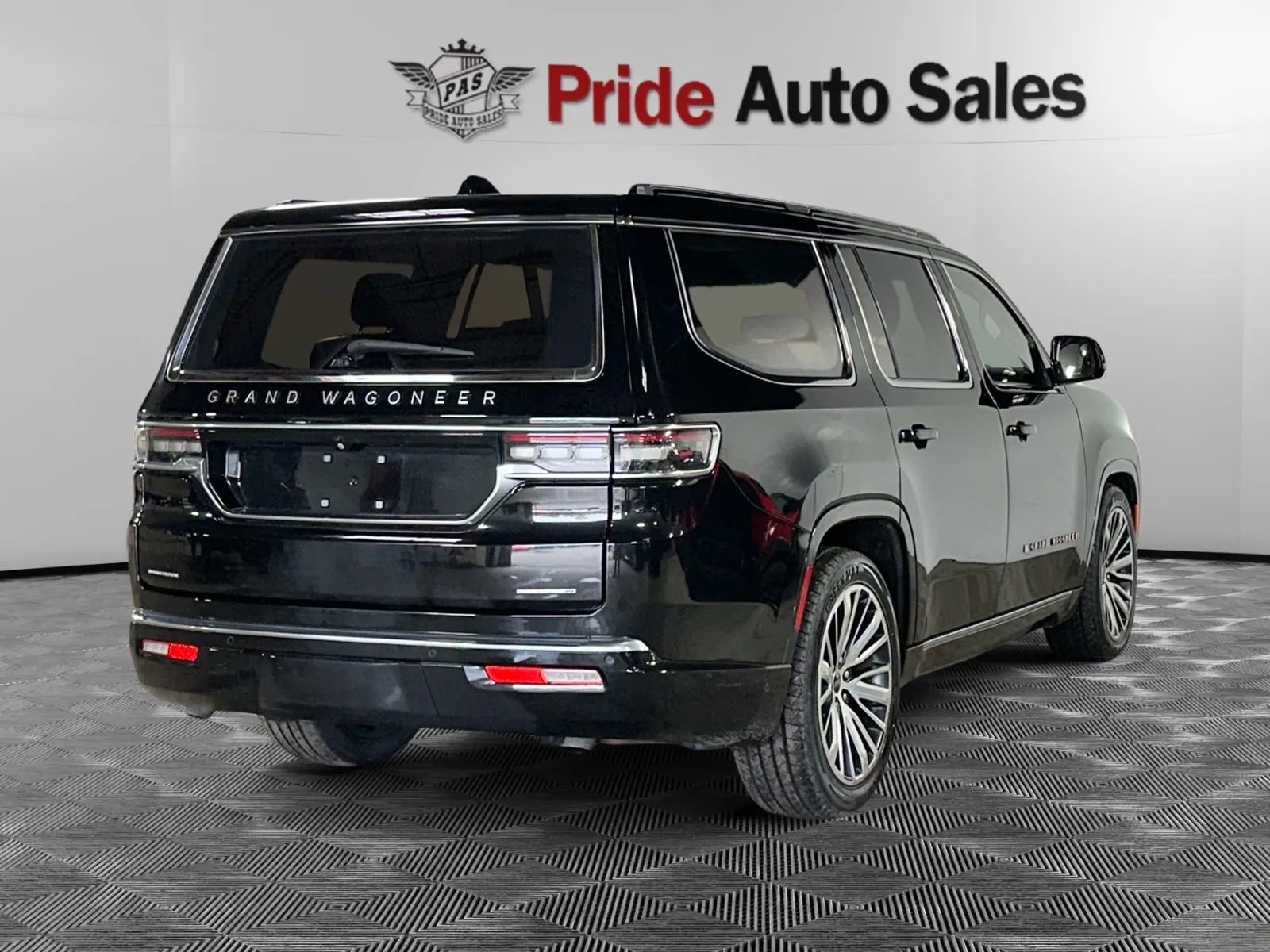 Used 2022 Jeep Grand Wagoneer Series III image 10