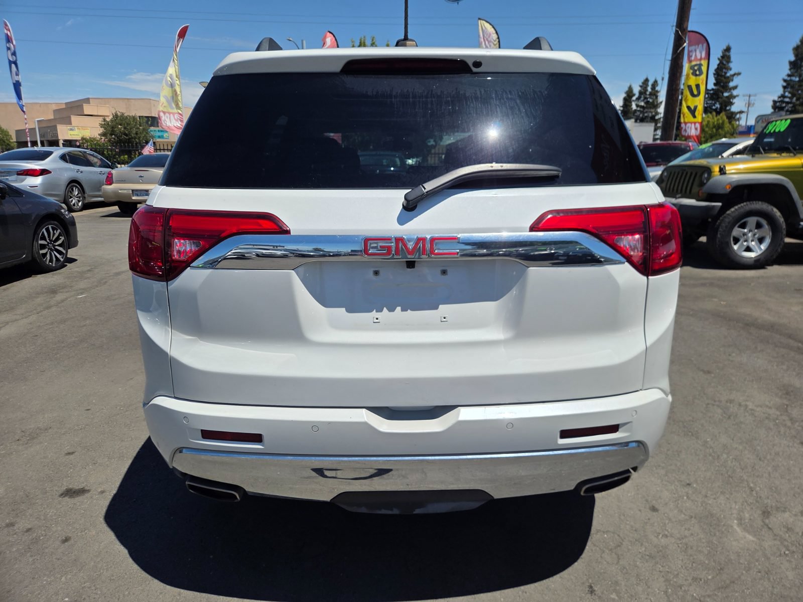 Used 2018 GMC Acadia Denali w/ Technology Package AWD/4WD image 3